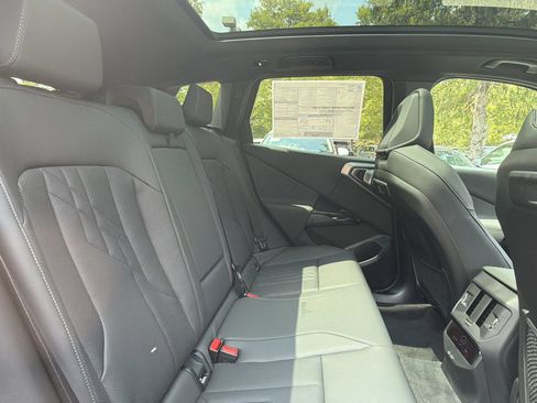 New 2027 BMW X6 xDrive40i w/ Premium Package AWD/4WD image 31