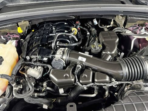 Used 2023 Jeep Grand Cherokee Altitude RWD image 40