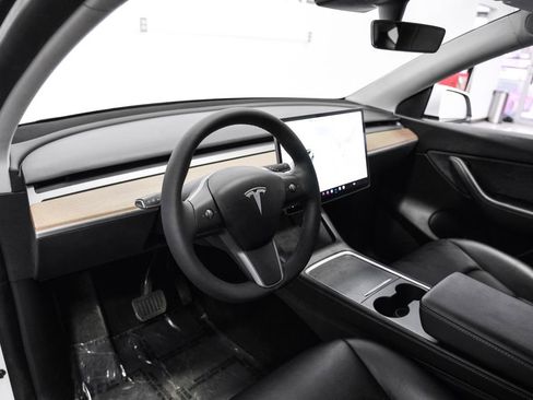 Used 2021 Tesla Model Y Long Range AWD/4WD image 3
