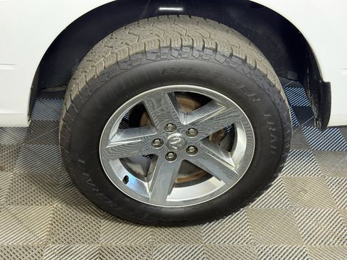 Used 2017 RAM 1500 Express image 11