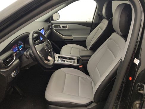 Used 2021 Ford Explorer XLT w/ Equipment Group 202A image 17