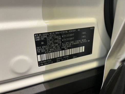 Used 2025 Toyota RAV4 LE image 29