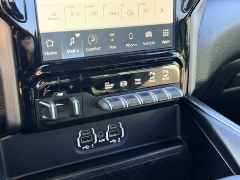 Used 2022 RAM 3500 Laramie w/ Night Edition image 17