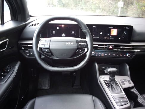 Used 2026 Kia Sportage X-Line w/ X-Line Technology Package image 13