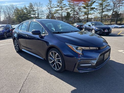 Used 2022 Toyota Corolla SE image 3