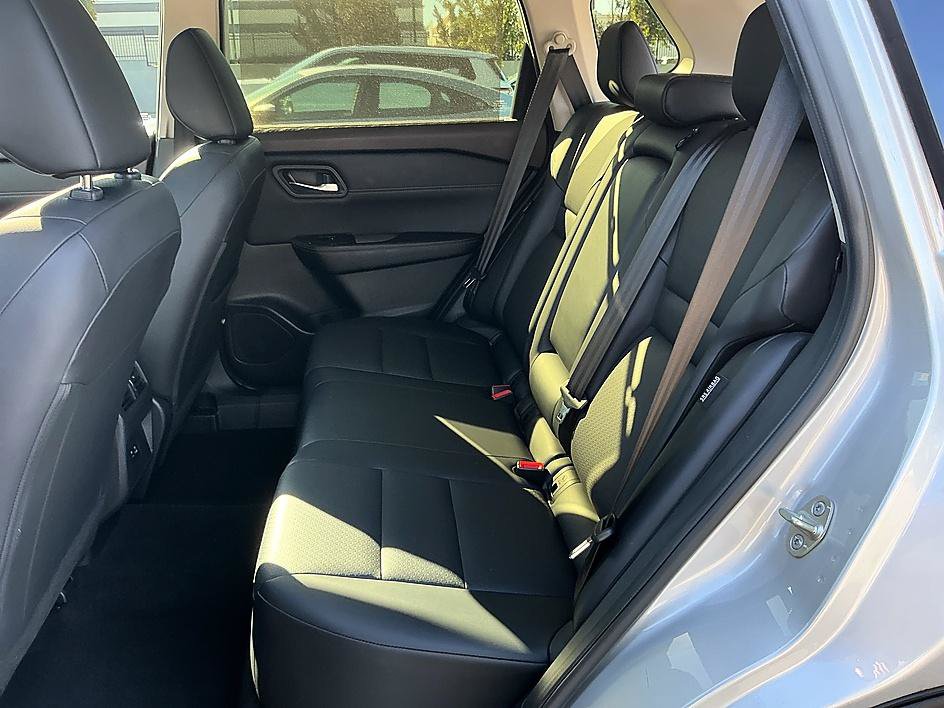 Certified 2023 Nissan Rogue SV w/ SV Premium B Package AWD/4WD image 24