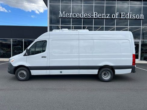 New 2025 Mercedes-Benz Sprinter 4500 image 3