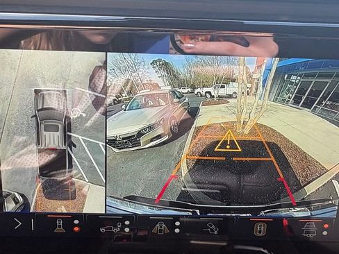 Used 2025 GMC Sierra 1500 AT4 image 13