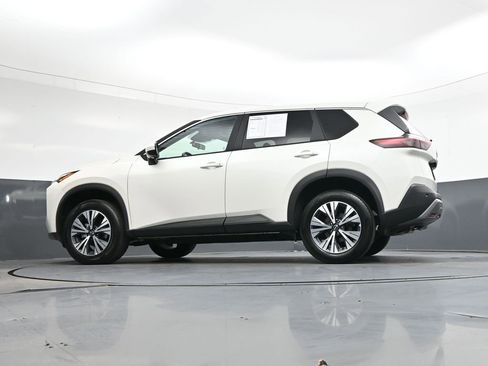 Used 2023 Nissan Rogue SV image 39