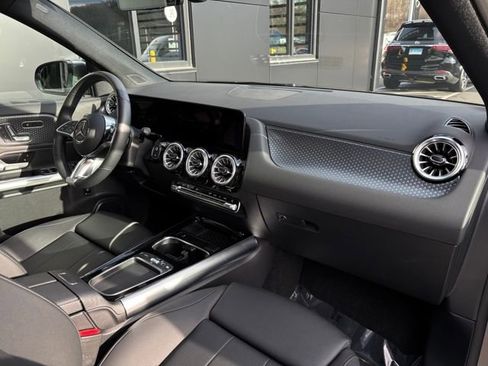 Used 2025 Mercedes-Benz GLA 250 4MATIC image 41