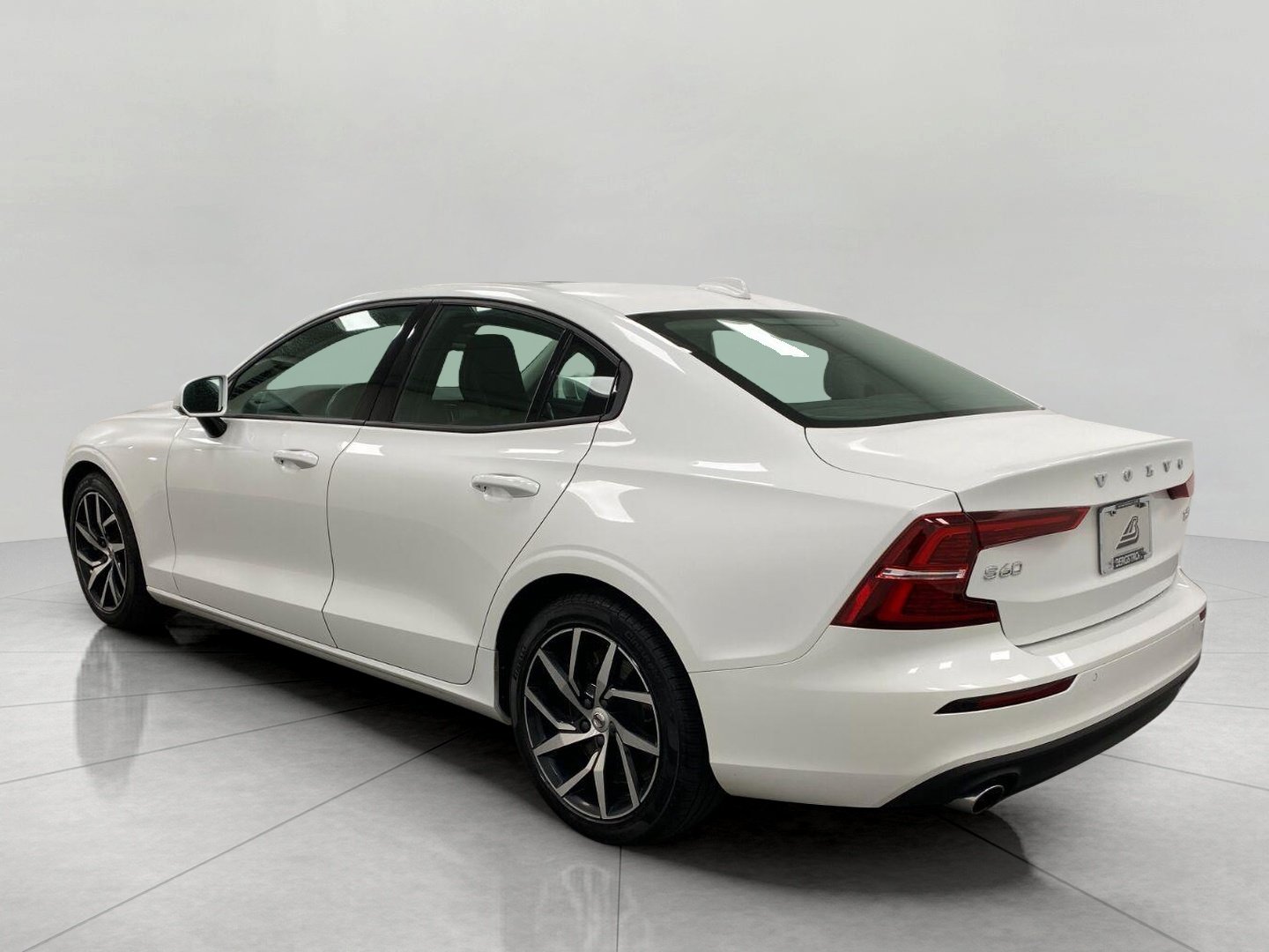 Used 2020 Volvo S60 T6 Momentum AWD/4WD image 6