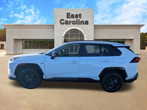 Used 2021 Toyota RAV4 XLE image 6