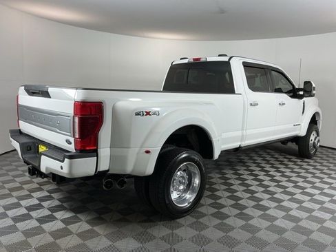 Used 2022 Ford F450 Limited image 4