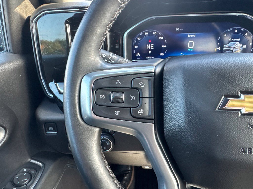 Used 2023 Chevrolet Silverado 1500 LT AWD/4WD image 26