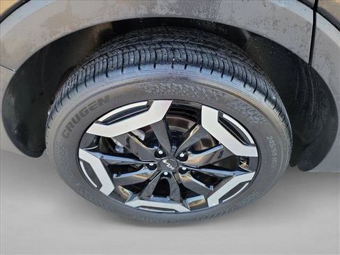 Used 2025 Kia Telluride S FWD image 11