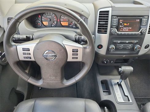 Used 2015 Nissan Xterra S image 11