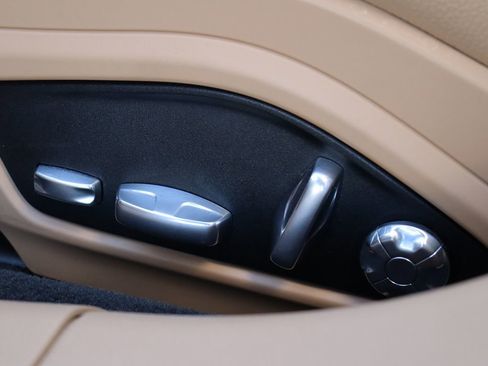 Used 2018 Porsche Panamera 4 image 39