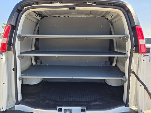 Used 2021 Chevrolet Express 2500 RWD image 33