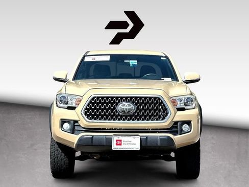 Certified 2018 Toyota Tacoma TRD Off-Road AWD/4WD image 3