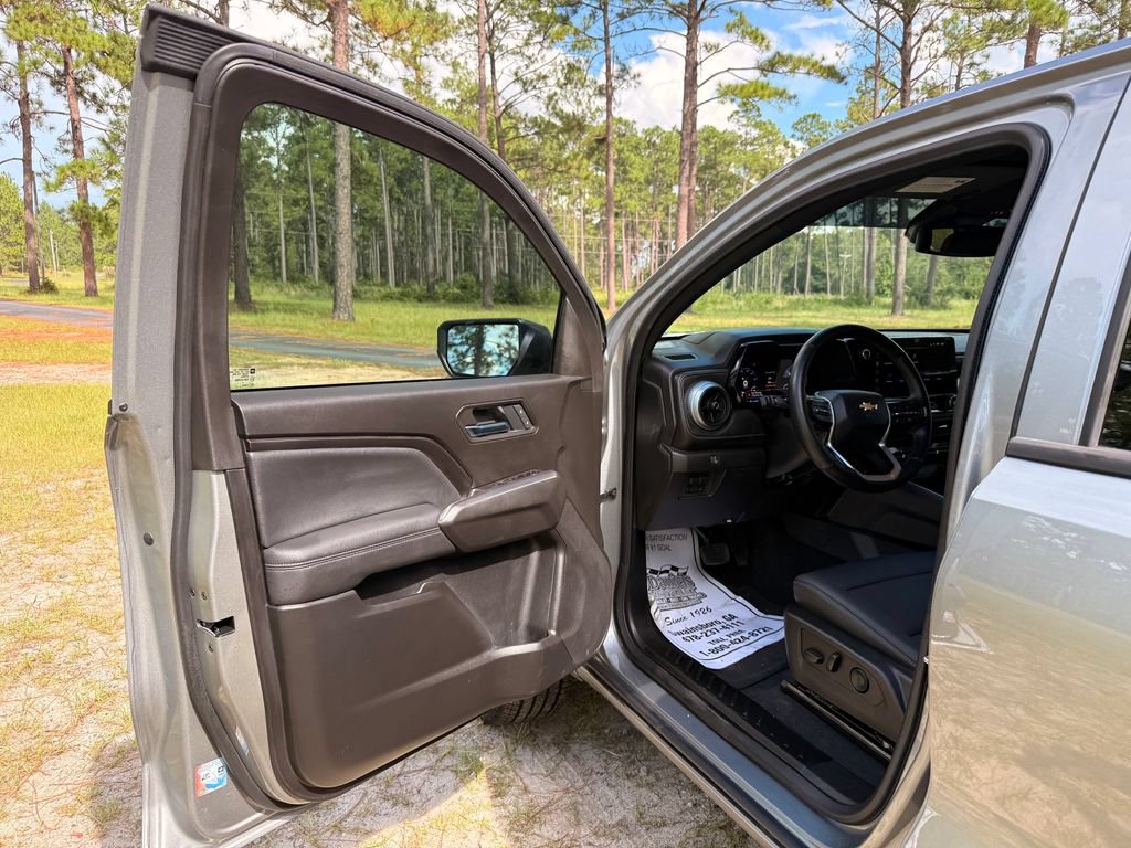 New 2025 Chevrolet Colorado LT w/ LT Convenience Package AWD/4WD image 11