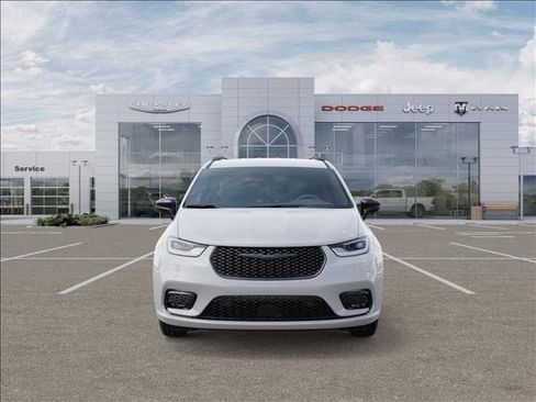 New 2026 Chrysler Pacifica Select w/ S Appearance Package FWD image 6