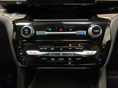 Certified 2023 Ford Explorer Limited w/ Equipment Group 301A image 21