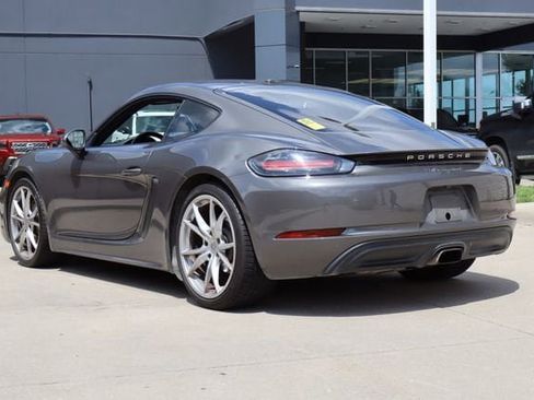 Used 2019 Porsche 718 Cayman RWD image 3