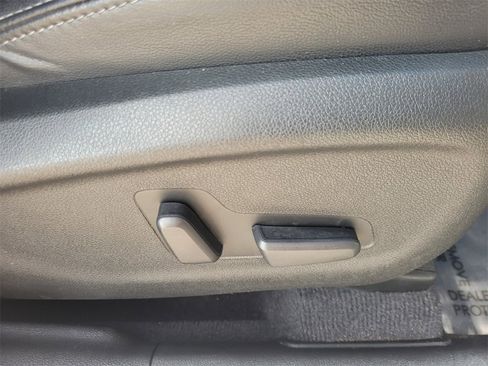 Used 2017 Kia Sorento EX image 17