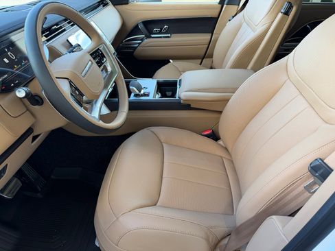 New 2026 Land Rover Range Rover Long Wheelbase SE image 9