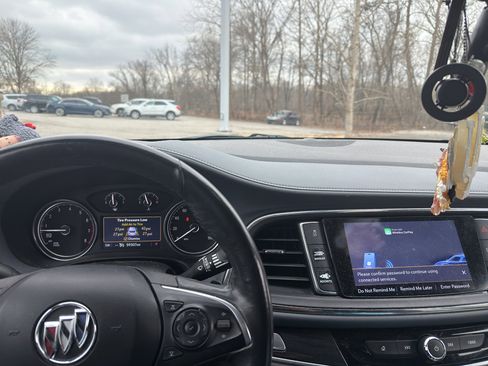 Used 2021 Buick Enclave Preferred w/ LPO, Floor Liner Package image 10