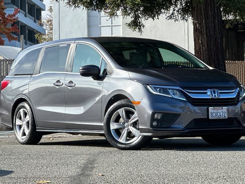 Used 2018 Honda Odyssey EX-L image 2
