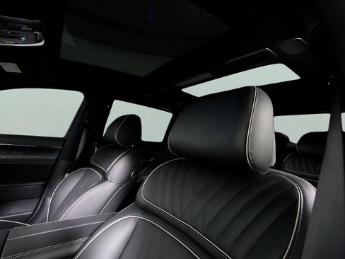Used 2024 Genesis G90 3.5T AWD/4WD image 12