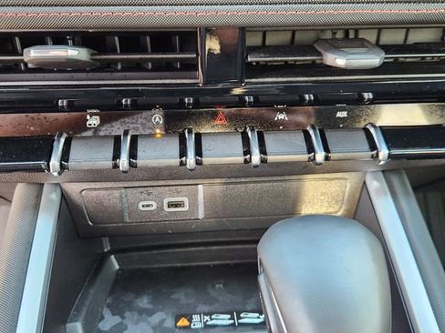 Used 2025 Chevrolet Colorado Z71 w/ Z71 Convenience Package 2 image 18