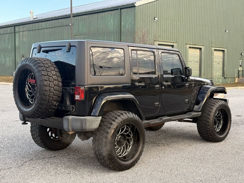 Used 2016 Jeep Wrangler Unlimited Sahara w/ Dual Top Group image 8