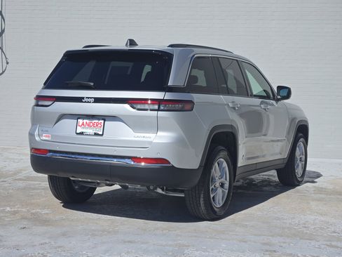 New 2026 Jeep Grand Cherokee Laredo X image 4
