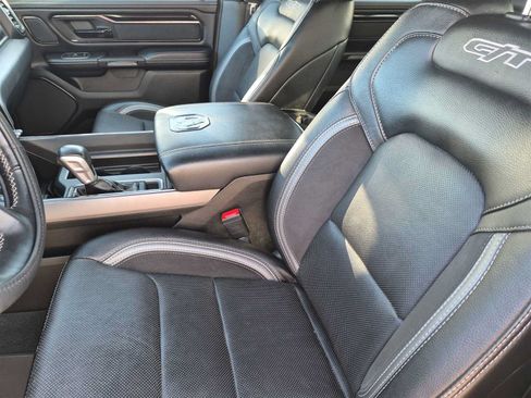 Used 2022 RAM 1500 Laramie AWD/4WD image 13