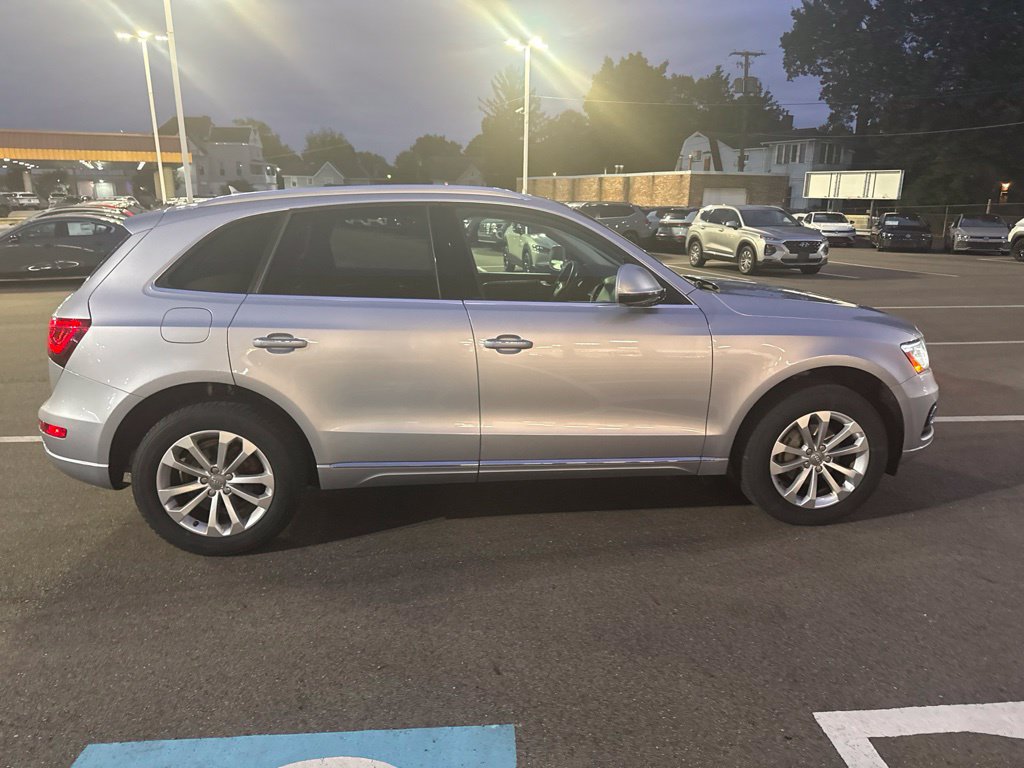 Used 2016 Audi Q5 2.0T Premium Plus w/ Technology Package AWD/4WD image 5