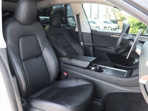Used 2024 Tesla Model Y Long Range RWD image 40