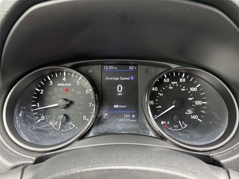 Used 2018 Nissan Rogue SV image 13