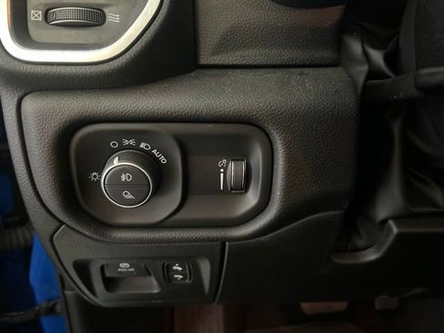 Used 2025 RAM 1500 Big Horn AWD/4WD image 17