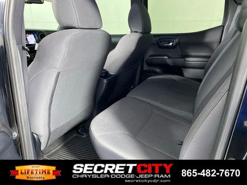 Used 2017 Toyota Tacoma TRD Sport w/ Tow Package (A/T) AWD/4WD image 27