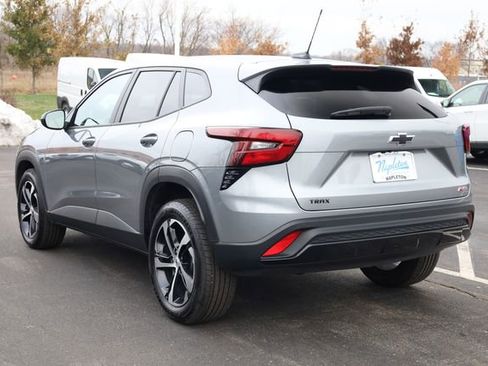 Used 2025 Chevrolet Trax RS w/ Sunroof Package image 6