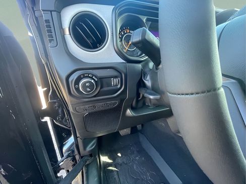 New 2025 Jeep Gladiator Sport image 8