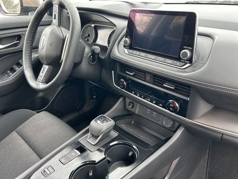 Used 2023 Nissan Rogue SL w/ SL Premium Package image 8