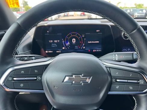 Used 2025 Chevrolet Traverse Z71 w/ Driver Confidence Package AWD/4WD image 12