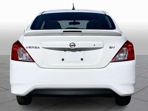 Used 2017 Nissan Versa SV image 5