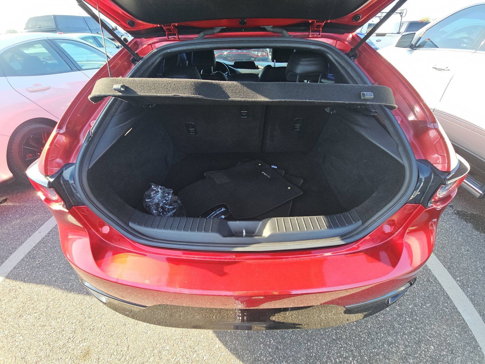 Used 2019 MAZDA MAZDA3 Hatchback FWD image 7