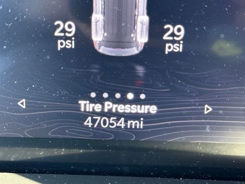 Used 2023 Jeep Grand Cherokee Laredo image 17