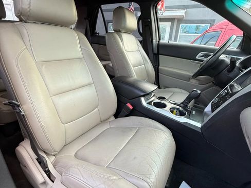 Used 2011 Ford Explorer XLT w/ 202A Rapid Spec Order Code image 15