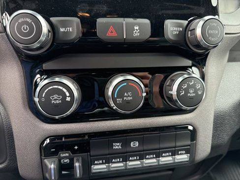 New 2026 RAM 3500 Tradesman AWD/4WD image 27